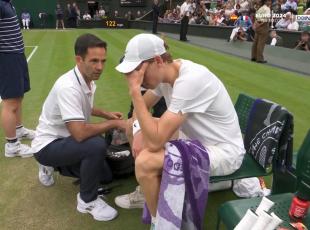 Sinner, malore a Wimbledon contro Medvedev: cosa è successo