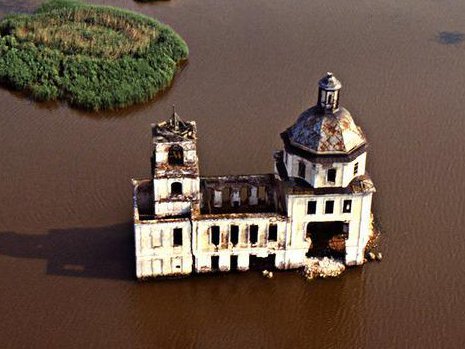 Храм-маяк должны помнить: сохраним историю затопленного села