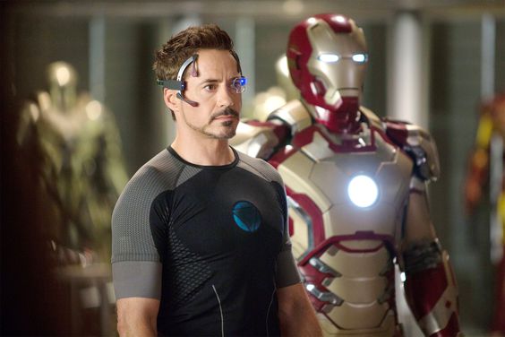 IRON MAN 3, Robert Downey Jr. with Iron Man