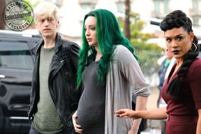 THE GIFTED"eMergence"L-R: Percy Hynes White, Emma Dumont and Grace Byers