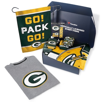 Green Bay Packers Fanatics Pack Tailgate Game Day Essentials T-Shirt Gift Box - $107+ Value