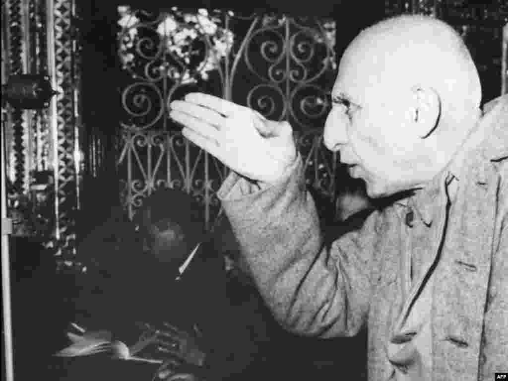 Ousted Prime Minister Mohammad Mossadegh during one of his frequent interruptions of court proceedings in Tehran&#39;s military tribunal in November 1953. He was tried for treason, for which he served three years in prison. He died under house arrest in 1967.