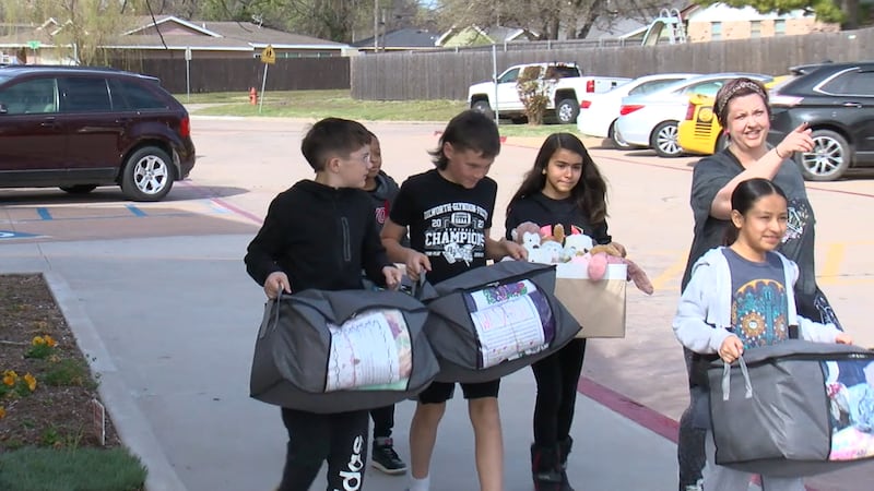 Woodland Hills elementary students help local shelters through ‘Blankets of Hope’ project