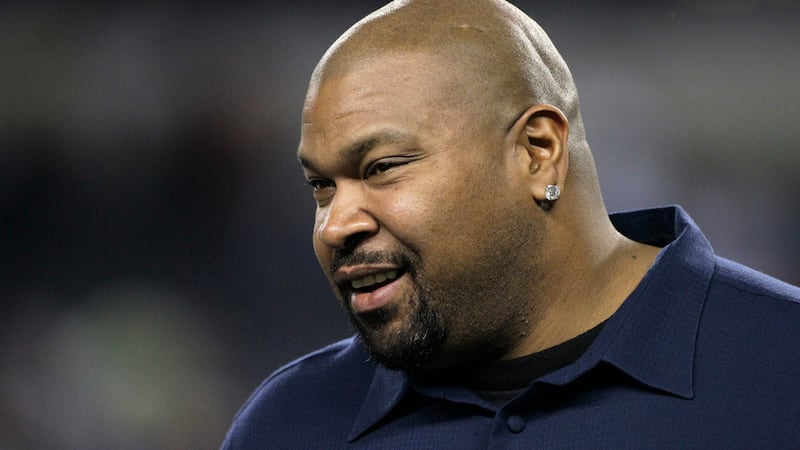Former Dallas Cowboys player Larry Allen before an NFL football game against the New York...