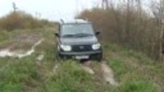 Renault Duster 20AT 4WD и UAZ Patriot в грязи 