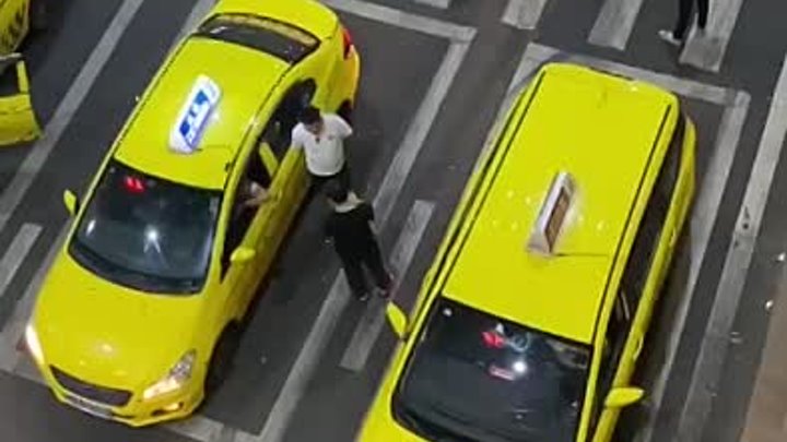 Так выглядит стоянка такси в Китае.