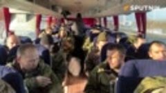 Кадры возвращения российских военнопленных с Украины