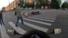 Байкер сбил пенсионерку на пешеходном переходе в Петербурге