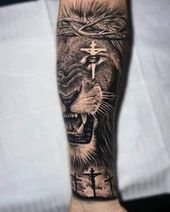 Tatuaje en hombro y brazo