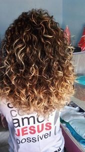 Curly hair 