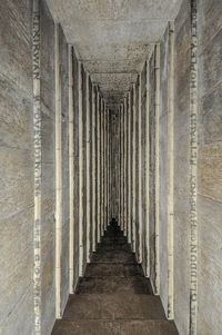 Los espacios interiores se cubren con falsa bóveda de aproximación de hiladas, lo que permite descargar el peso adecuadamente. #arthistory #arquitectura #architecture #art #arte #patrimonio #heritage #piramide #pyramid #mastaba #egipto #egypt #antiguoegipto #ancientegypt #arquitecturafuneraria #tumba #tumb #snefru #dashur #egipto #egypt Foto: Jorge Láscar