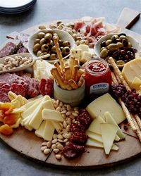 Create a Gorgeous Cheese Board Platter #ItalianAppetizers