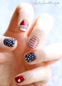handmade wedding round-up - 4th of july nails (by daily something)