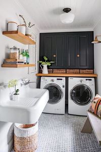 - A mix of mid-century modern, bohemian, and industrial interior style. Home and apartment decor, decoration ideas, home design, bedroom, living room, dining room, kitchen, bathroom, office, simple, modern, contemporary, boho, bohemian, beach style, industrial, rustic, DIY project inspiration, furniture, bed, table, chair, architecture, building, interior, exterior, lighting