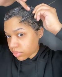 How to finger waves using set wrap mousse. Tap the 3 dots and visit website to buy the set wrap mousse used in the video. (Aff)