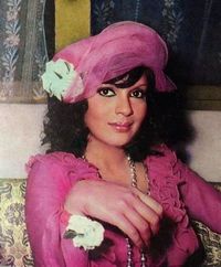 When we talk about bringing back 70s looks, it is mostly Zeenat Aman’s style that we are talking about. From flowy dresses with plunging necklines to the best beach looks, there is nothing she has not tried and looked good in.  She was known for her boldness and ahead of the time fashion sense. The veteran actress always had her makeup and hair on-point and not only her outfits. We love the period when Zeenat Aman chose to go for a bob cut. Even then, all her looks are retro personified for us.