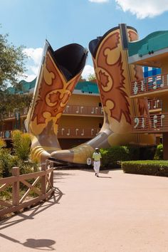 The resort features giant versions of retro objects. Retro, Pop Century