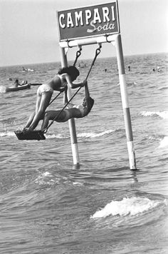 Côte d’Azur 1965 Photo: Georges Menager Vintage, Surfs, Vintage Photos, Retro, Campari And Soda, Campari, Vintage Beach, Beach Life, Surfing