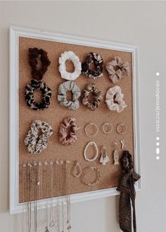 home organizing | organization ideas for the home | diy organizer | organized life |  get organized | organizer bedroom | storage organizer | jewelry organizer | organize my life | ideas organizer Diy Room Décor, Ways To Organize Your Room, Diy Room Decor, Room Diy, Dorm Room Decor, Organization, Dorm Room Inspiration