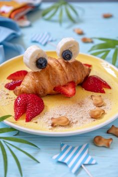 Fun food for kids. cute crab croissant with fruit for kids breakfast Snacks, Bento, Yummy Food, Food Crafts, Fun Kids Food, Food Art For Kids, Food And Drink