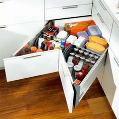 21 simple but effective ways to make the most of a small kitchen Organisation, Storage Ideas, Storage Cabinets, Corner Storage, Corner Drawers, Kitchen Storage Solutions, Storage Spaces, Kitchen Corner, Storage