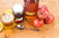 in the stomach. Both the ingredients help in balancing the stomach acid. Honey is anti-inflammatory in nature and has a soothing effect on the esophagus. Report Smoothies, Pop, Vinegar, Avocado, Detox, Apple Cider Vinegar Drink, Vinegar Drinks, Vinegar Drink Recipe, Apple Cider Vinegar Recipes