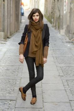 scarf tying perfection - balance a big scarf with lace up oxfors or brogues..great outdoor market wear for cold days. Girl Fashion, Gaya Hijab