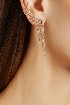 CRISTINAORTIZ 9-karat rose gold diamond medium ear cuff - these would look amazing with the soft up hair, an unexpected contrast - No necklace Jewellery, Boho, Piercing, Jewelry Earrings, Unique Jewelry, Jewelry Design, Jewelry Accessories, Ring, Jewelry
