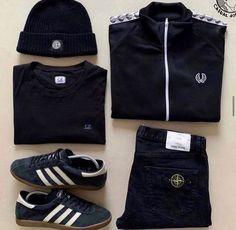 Casual Football Hooligans Street Styles, 80s Casual Outfit, Hooligan Clothing, Ultra Outfits, Football Casual Clothing, Mens Outdoor Fashion, Drip Outfit Men, Football Casuals, Men Fashion Casual Shirts