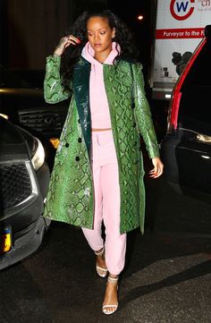 January 10: Rihanna out in NYC Stylin, Women