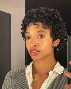 Short Afro Aesthetic, Natural Hair Braid Out Styles, Short Hair Black Women Curly, Super Black Hair, Bob Hairstyles For Black Women Curly, Winter Curly Hair, Short Black Hair Black Women, Curly Big Chop, Short Natural Hair Hairstyles