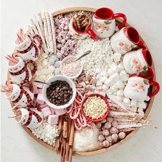 Dessert, Snacks, Christmas Appetizers, Christmas Recipes, Hot Chocolate Bars, Holiday Treats, Christmas Snacks, Christmas Food, Christmas Treats