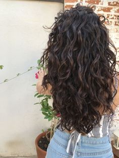 Long Curly Hair, Curly Long Hair Cuts, Brown Hair Perm, Curly Hair Layers, Curly Wavy Hair, Curly Hair Cuts, Dark Curly Hair, Brown Curly Hair