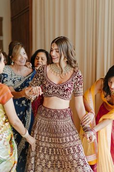 Looking for South Asian bridal inspiration? Look no further than this vibrant South Asian wedding in Mexico!Photography: MC Weddings (https://www.mc-weddings.com/) Bridal Inspiration