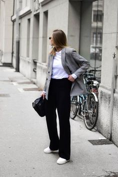35 Trending Fall Work Outfit Ideas For Women To Copy – Fashion Hombre Wide Leg Pants Outfit, Wide Leg Trousers Outfit, Wide Pants Outfit, Pants Outfit, Wide Leg Trousers, Trouser Outfits, Trouser Outfit