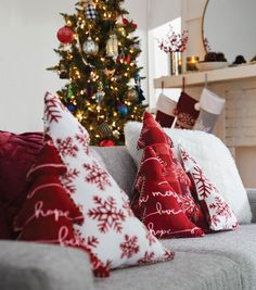 Halloween, Christmas Cushions, Christmas Pillows Diy, Christmas Pillows, Diy Christmas Pillows, Christmas Pillow, Christmas Tree Pillow, Fabric Christmas Trees, Christmas Fabric
