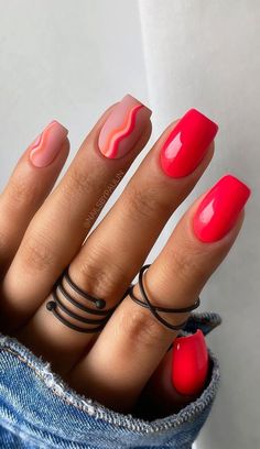 37. Mismatched red & funky nails Summer is here babe! And it’s time to get summer-ready, which includes getting a pretty manicure. Bright, Nude,... Short Gel Nails, Short Square Acrylic Nails, Acylic Nails, Nagel Inspo