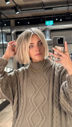 🔉Sound on for explanation! 🔉 HOW I STYLE MY BOB I’m a few days into having a short bob and loving how low maintenance it is, so here are… | Instagram Balayage, Bob, Pixie, Blond Bob, Edgy Bob, Ash Blonde Bob, Blonde Bobs, Edgy Bob Haircuts, Blonde Bob With Bangs