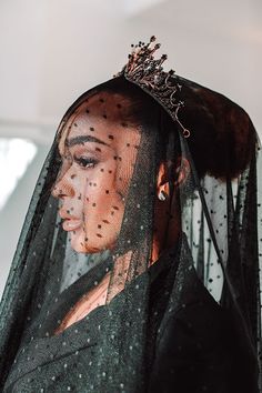 Outfits, Queen, Black Veil Wedding, Black Wedding Veil, Gothic Wedding, Black Wedding Dresses, Veil Headpiece, Black Wedding, Alternative Bride
