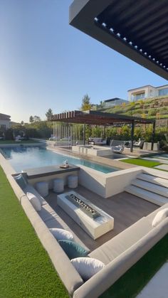 Resorts, Pool House Designs, Pool Houses, Dream House Pool, Dream House Backyard Pool, Modern Pool House, House Pools, Houses With Pools