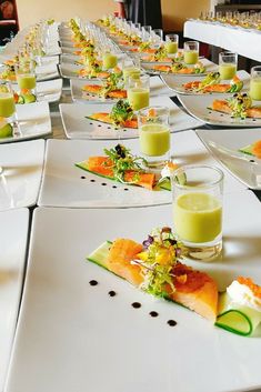The Flying Chefs - Gourmet Catering zaubert das perfekte Essen für Eure Hochzeit. Appetiser Recipes, Catering, Food Platters, Gastronomia