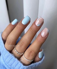 Cute blue and nude nails with swirls Henna, Casual Nails, Nailart, Cute Acrylic Nails, Baby Blue Nails