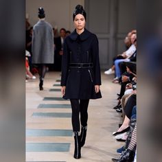 Azzedine Alaïa Couture Fall 2017  This was Alaïa's first couture show in six years. ..  Naomi Campbell Opened and Closed the Show    #fashion #boys #azzedinealaia   #vogue #london #winter #dress #fall #man #suit #italy #men #streetstyle  #fashionblog #milan #menfashion #actress #bag #fashionlook #fashionstyle #naomicampbell #hollywood #redcarpet #couture #style #hairstyle #elle  #newyork Moda Fashion, Fashion Show Collection