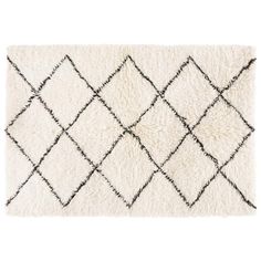Boho style berber rug. Perfect for your living room or bedroom! #berberrug #bohorug #bohorugsbedroom #bohorugslivingroom Paris, Salon Scandinave, Salon Cosy, Deco Salon, Cuisine, Room London, Room Decor