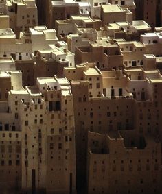 le pisé: Shibam (شبام), dans l’Hamadraout, Yemen. Architecture Design