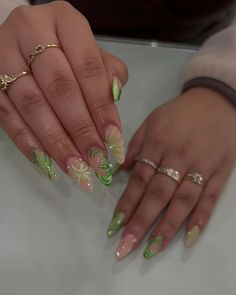 I love these fairy nails🧚💚✨ • • • Inspo @navas_nails 💚 • • • • • • #nails #acrylicnails #nailsnailsnails #nailsbyzairaa #nailsoftheday… | Instagram Lady, Cancun, Design