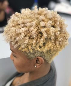 Lovely blonde tapered curls by @hautehairbylauren - https://blackhairinformation.com/hairstyle-gallery/lovely-blonde-tapered-curls-hautehairbylauren/ Natural Hair Tips, Instagram, Twists, Curly Hair Styles Naturally, Textured Hair, Short Hair Hacks