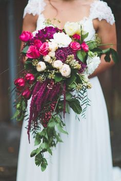 31 Gorgeous Cascade Bridal Flower Bouquets That You Won't Hate in 10 Years!  - Cascade Wedding Bouquets Cascade Bouquet, Cascading Flowers, Foliage Wedding