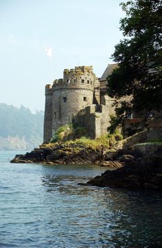 #Dartmouth Castle guarding the entrance to the River Dart. The first fortifications were built in the 14th century but the present castle was started in the 15th. For more info and video click the image. England, Monuments, Devon, Wales, Destinations, Dartmouth Castle, Dartmouth, English Castles, England And Scotland