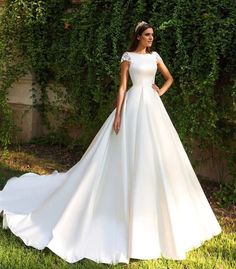 Elegant white wedding dress Dress Wedding, Modest Wedding Dresses, Trendy Wedding Dresses, Wedding Dresses 2017, Gown Wedding Dress, Wedding Dresses Simple
